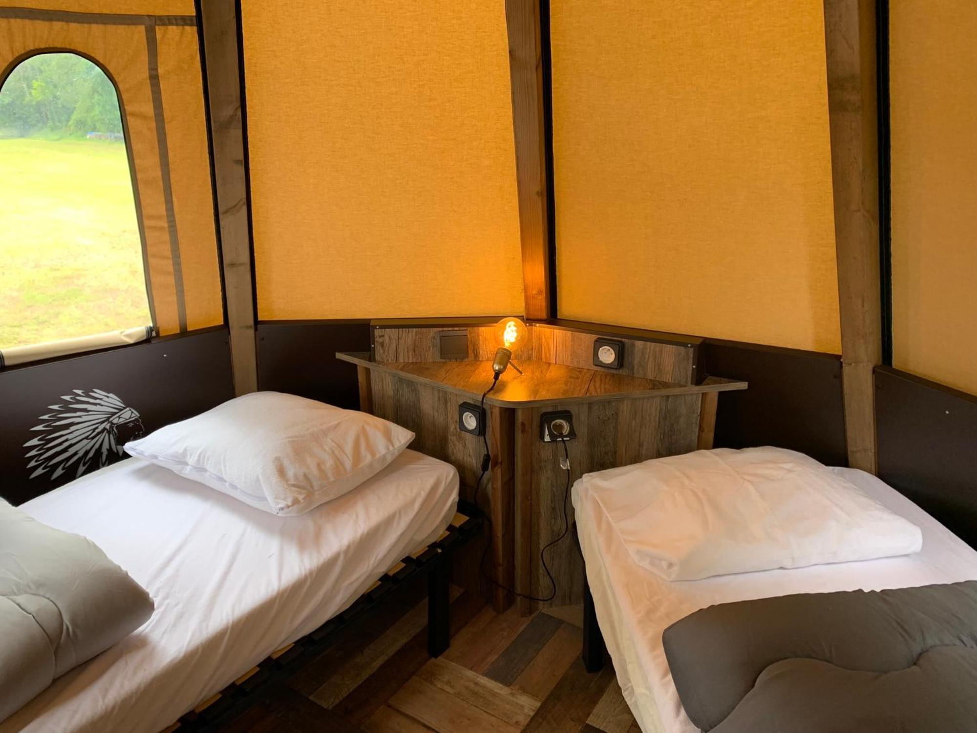 Tipi, L'indienne Tente de luxe Arc-et-Senans