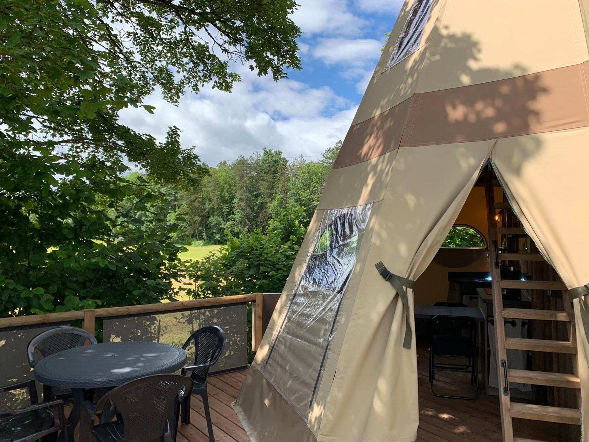 Luxury tent Tipi, L'indienne *